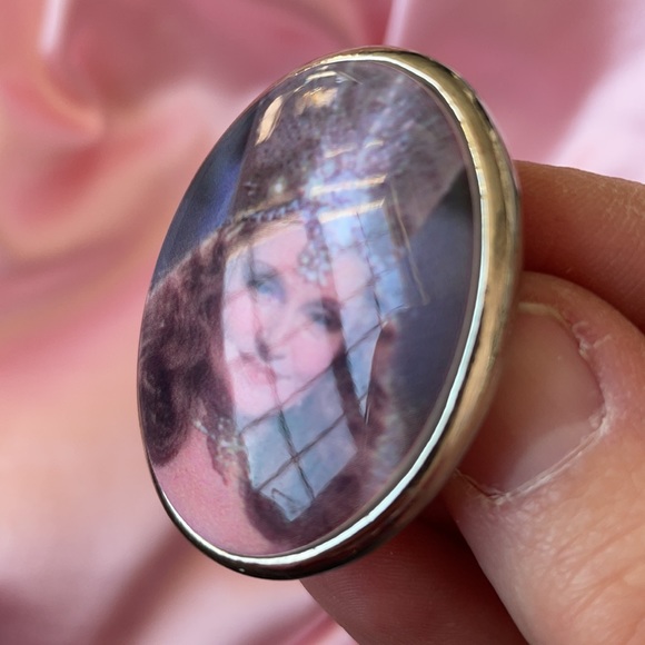 Vintage Tarina Tarantino wizard of Oz Glinda the good witch cameo ring - Picture 9 of 12